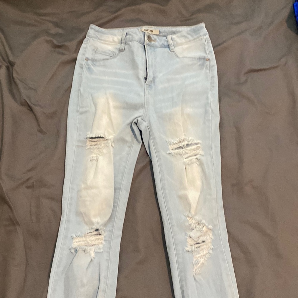 Refuge Women’s Light Blue Ripped Skinny Jeans Size 2